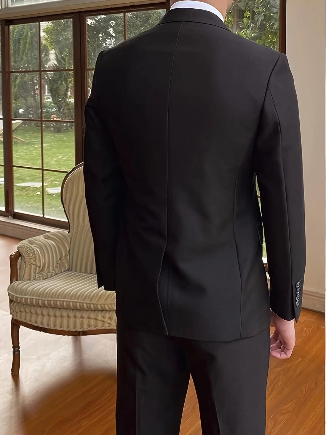 Elegant Men’s Slim Fit Suit Set